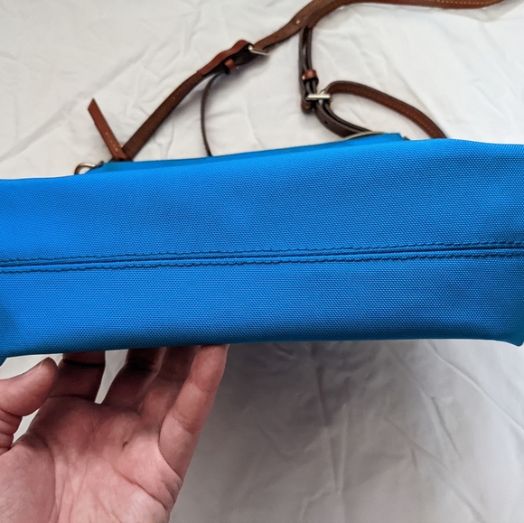 Dooney and Bourke nylon crossbody bag, bright blue - Picture 4 of 9